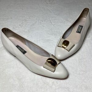 Vintage Bally Swiss Made Ivory Leather Low Heels 8.5N, Bow & Gold Buckle
